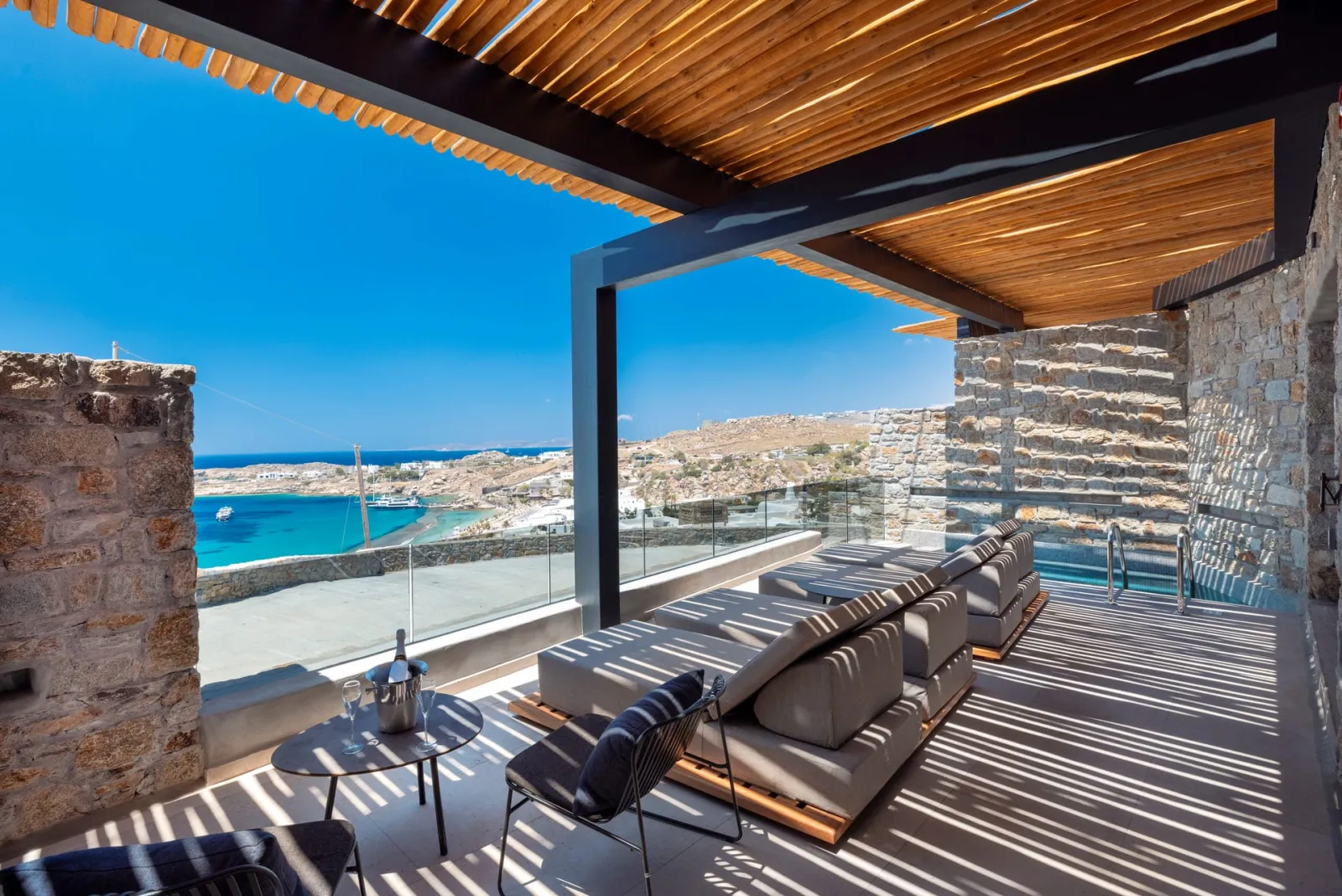 Majestic One Bedroom Villa with Private Pool and Side Sea View