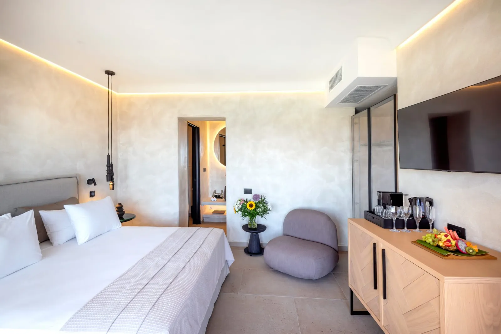 Majestic One Bedroom Villa with Private Pool and Side Sea View