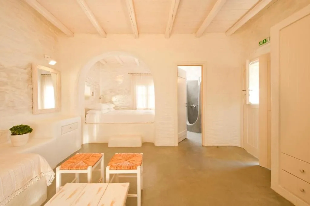 Quadruple Traditional Studio