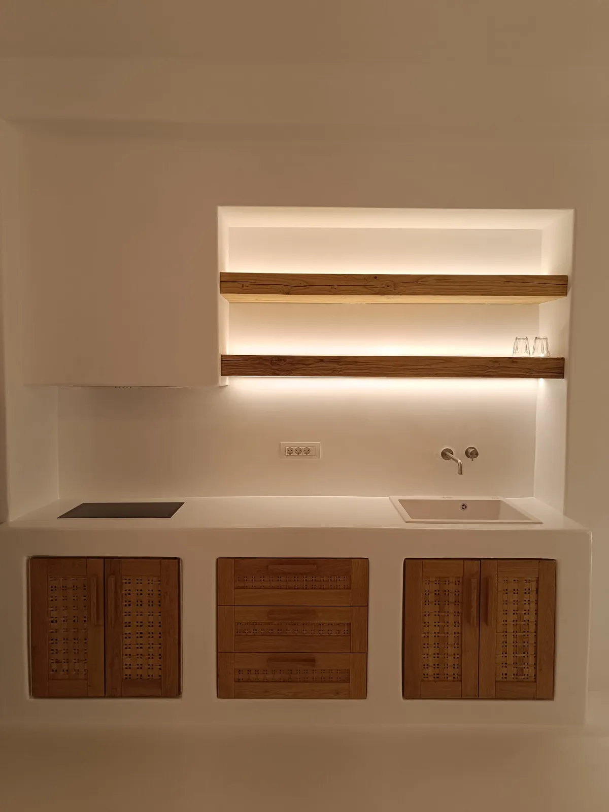 Deluxe Studio