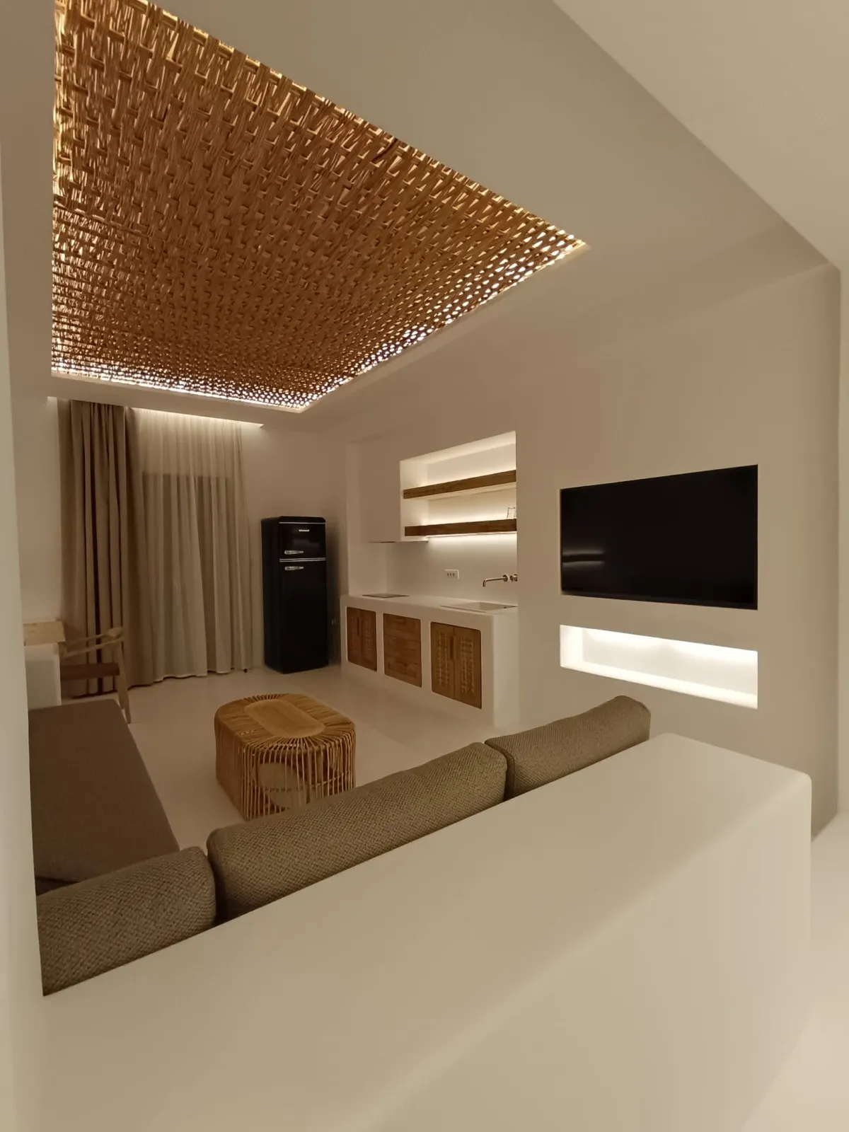 Deluxe Studio