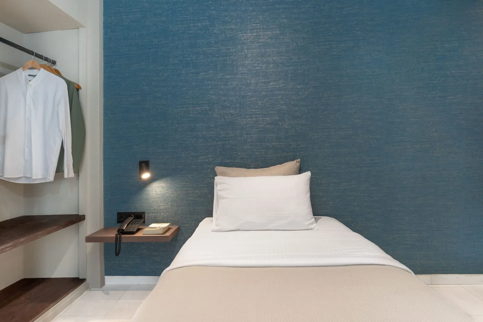 Classic Single Bed Room