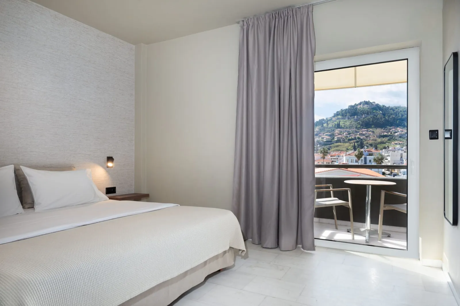 Comfort Side Sea or Castle View