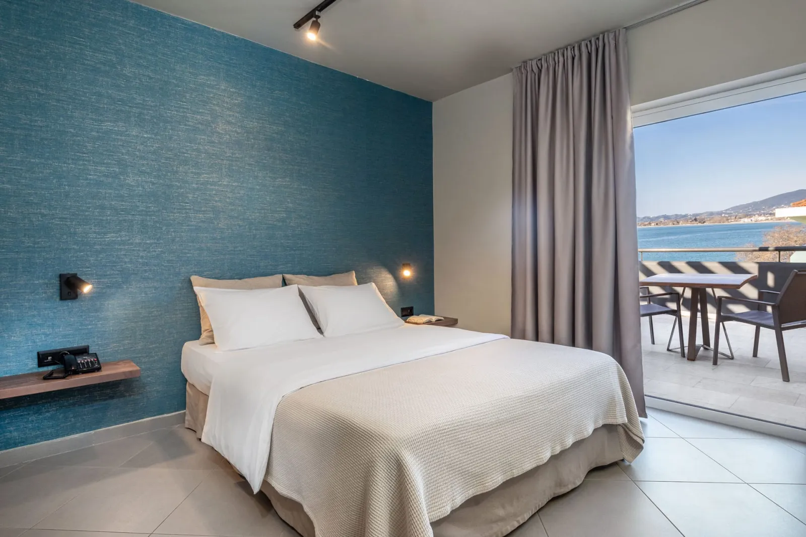 Comfort Sea & Bridge View