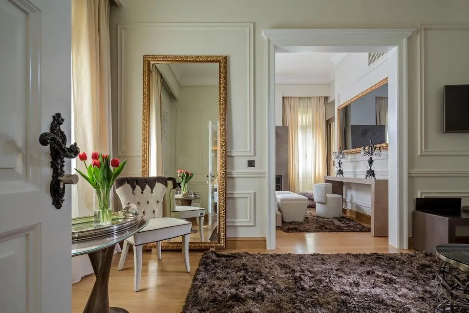 Deluxe Queen Suite