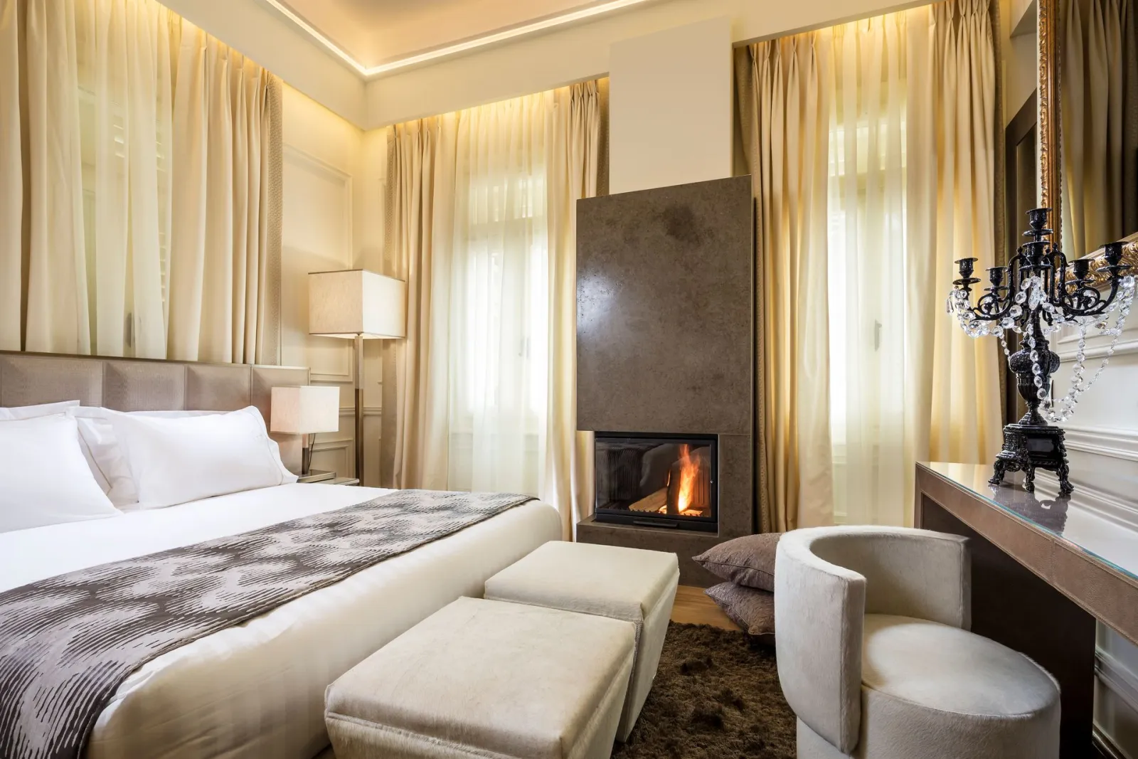 Deluxe Family Room