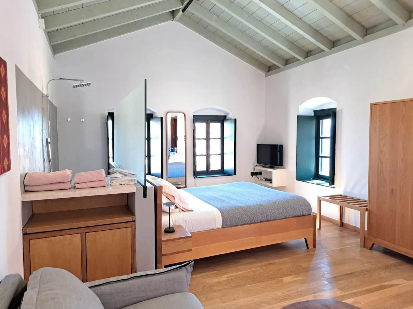 Junior Suite with Open Shower