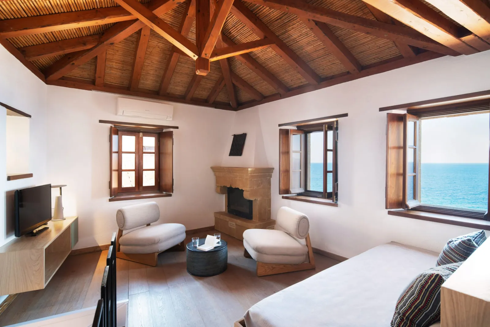 ​ Split-Level Two-Bedroom Suite "Menekses"