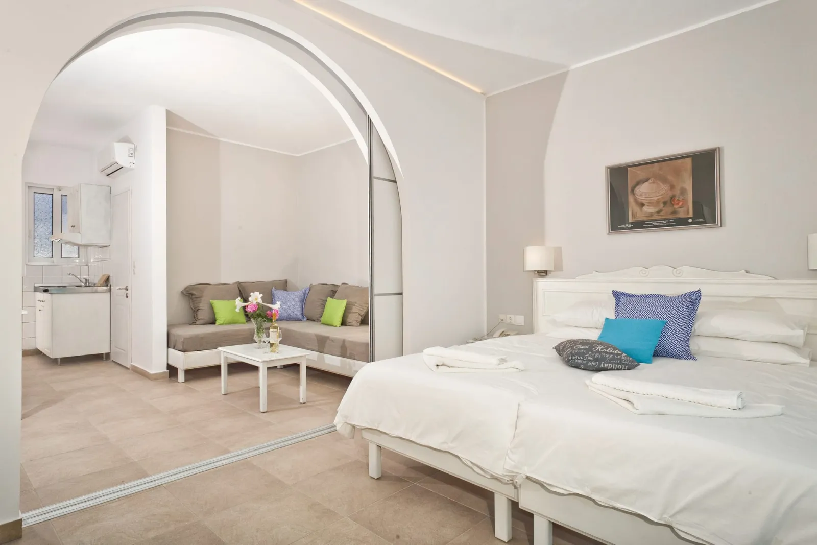 Studio Open Plan Sea View