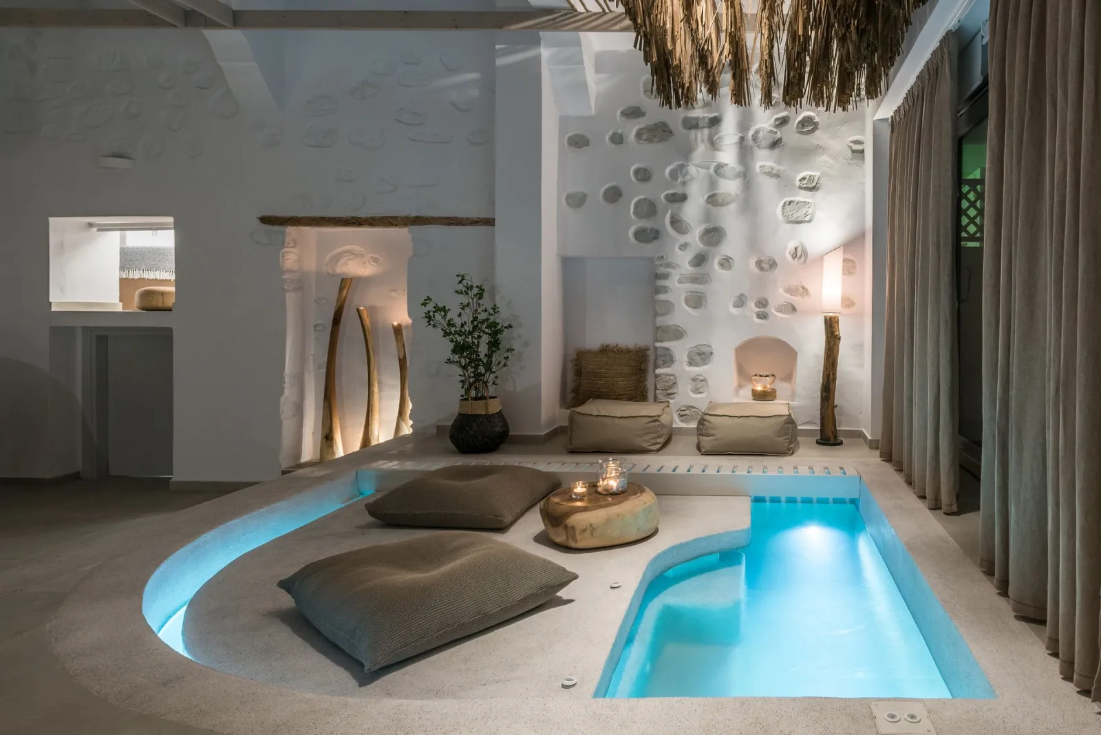 Aphrodite Luxury Apartment Indoor Mini Pool Jacuzzi