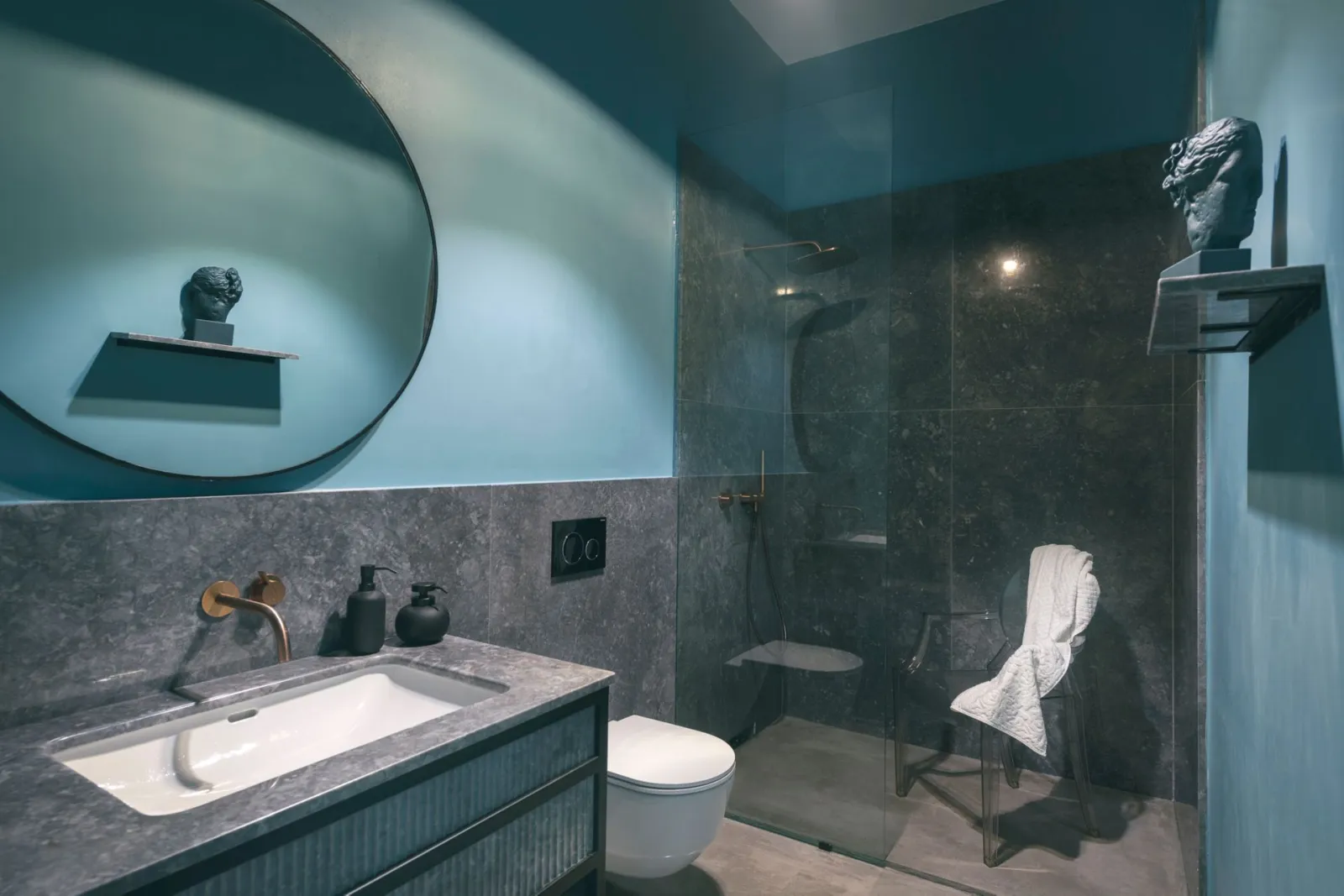 Eretria Suite with Walk-In Rain Shower