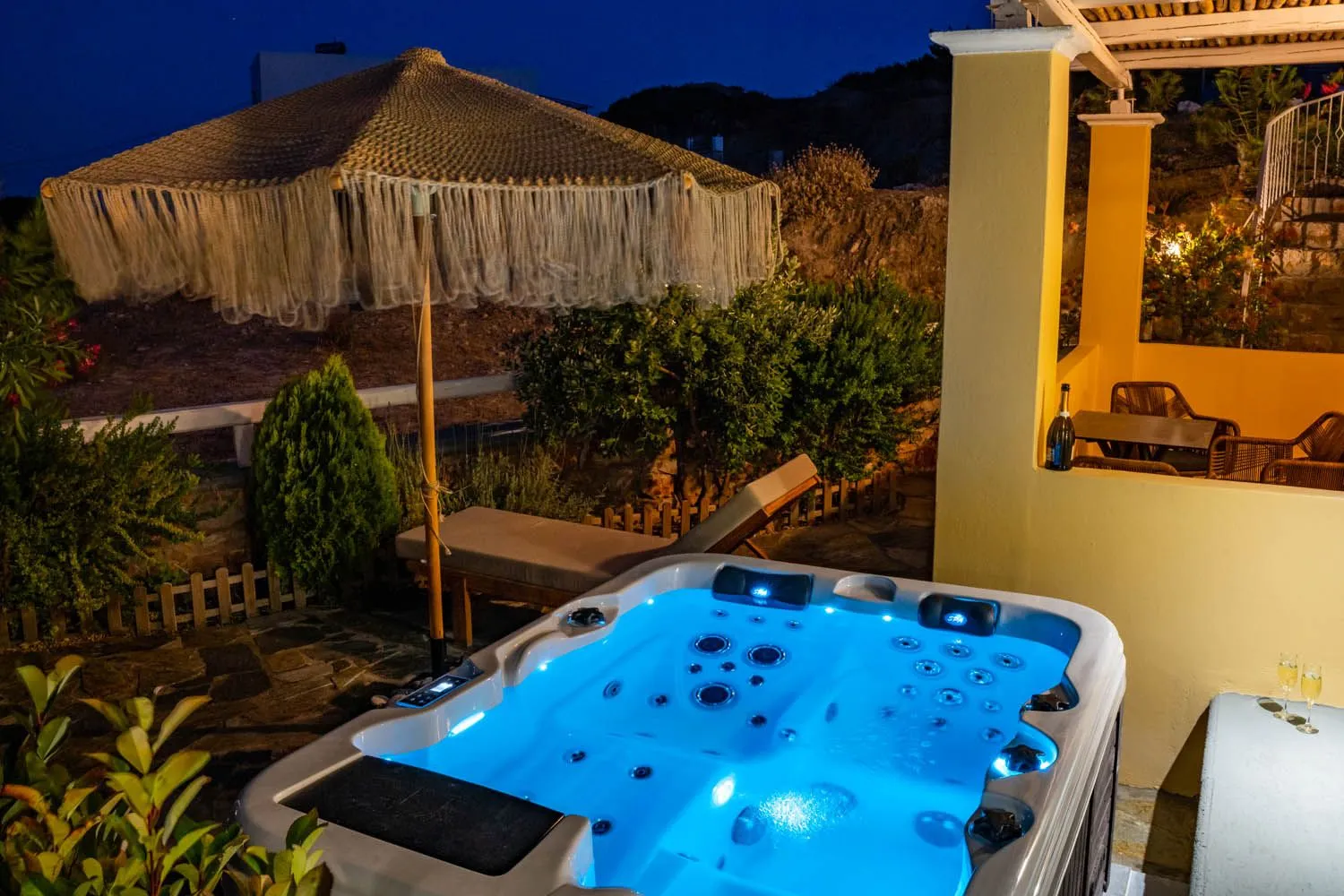Villa Skinos with jacuzzi outside