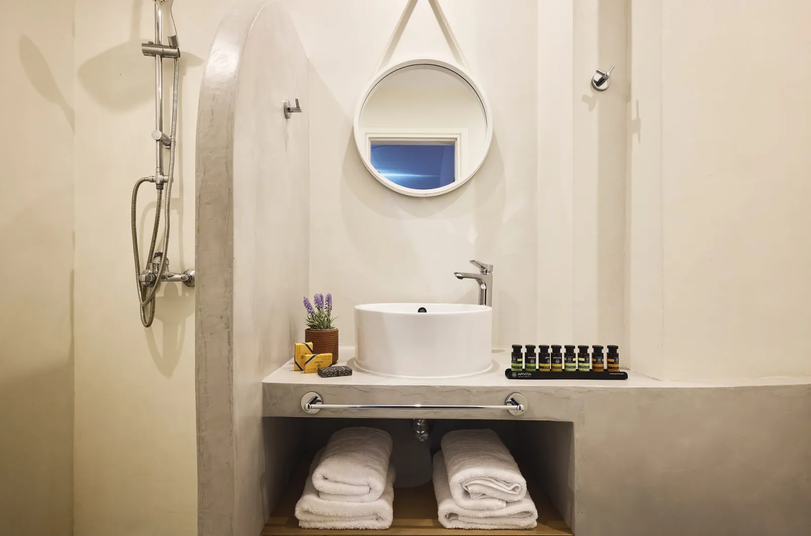 1-Bedroom Apartment with Side Sea View - Ground Floor(No 2)