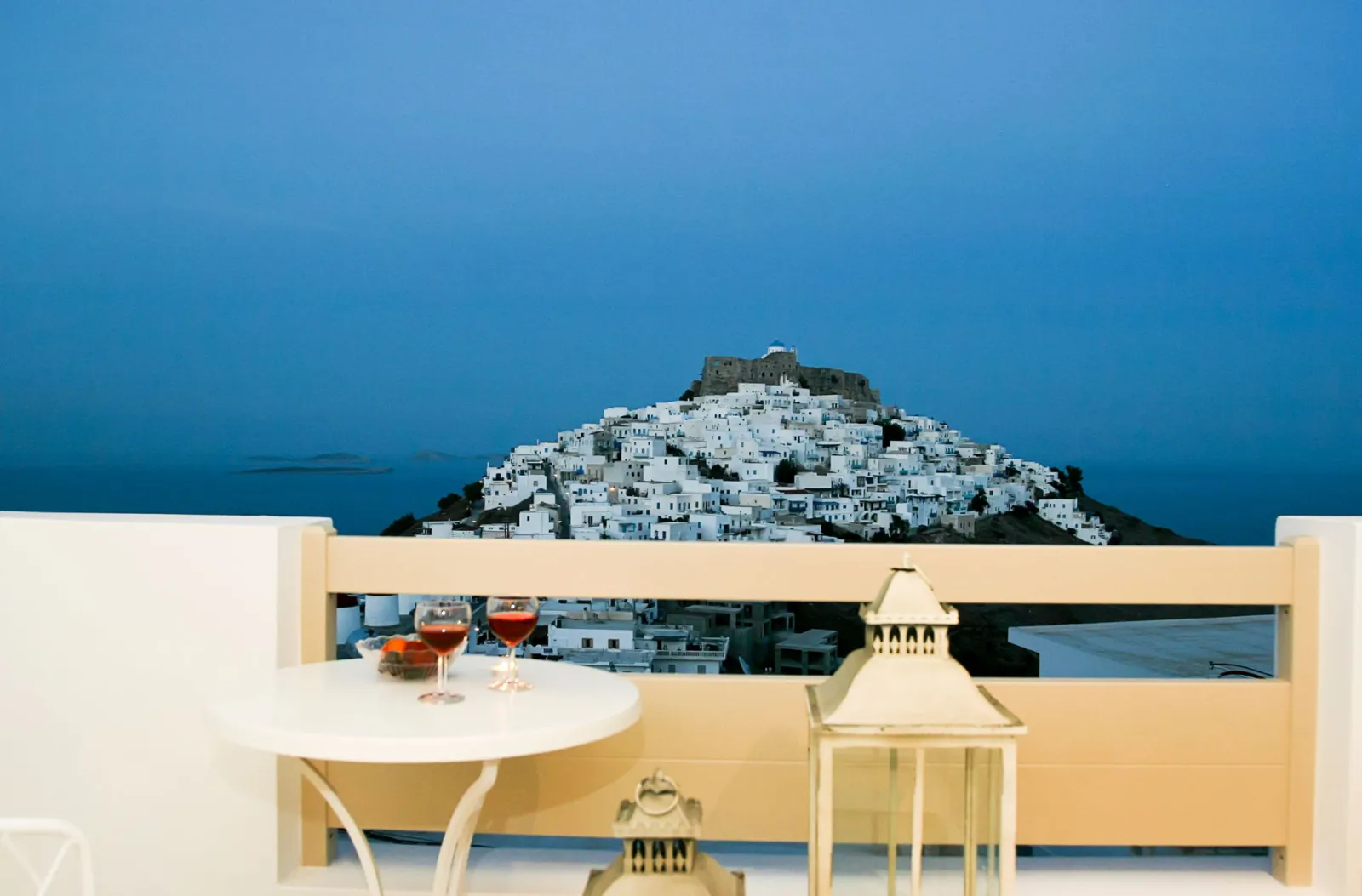 Suite with Outdoor Jacuzzi Sea &amp; Castle view