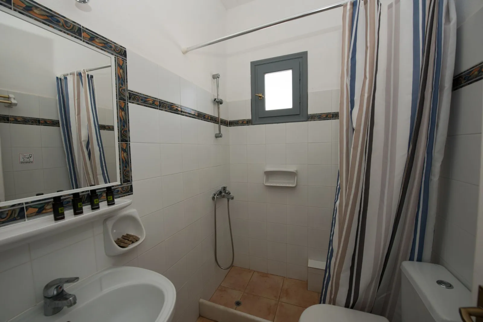 Budget Apartment Sea View