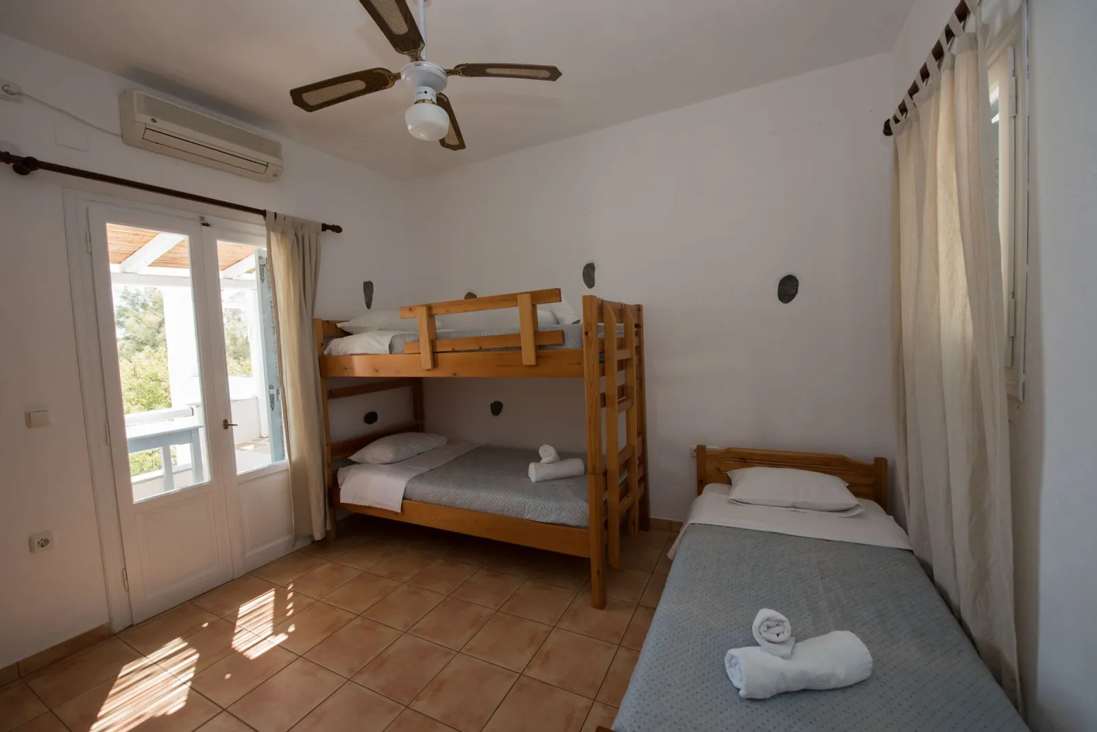 Budget Apartment Sea View