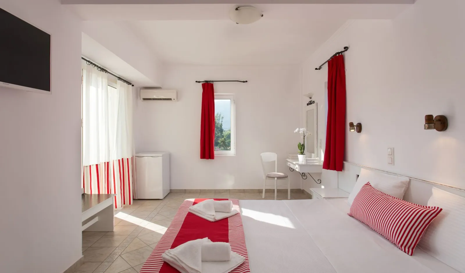 Double or Twin Room Partial Sea View