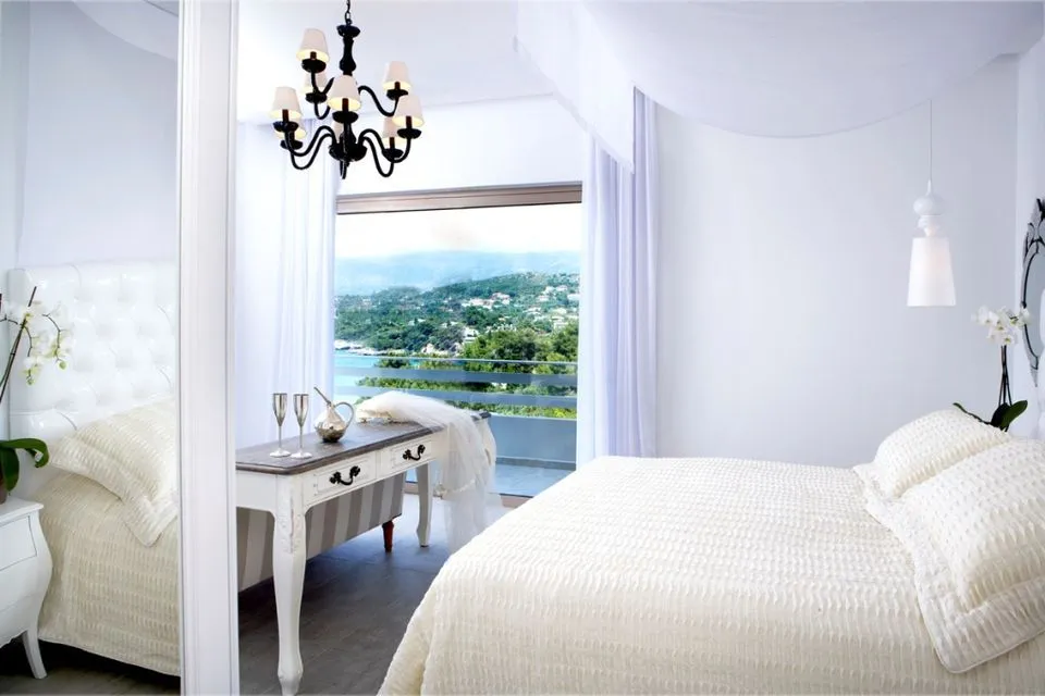 The White Suite | Panoramic Sea View