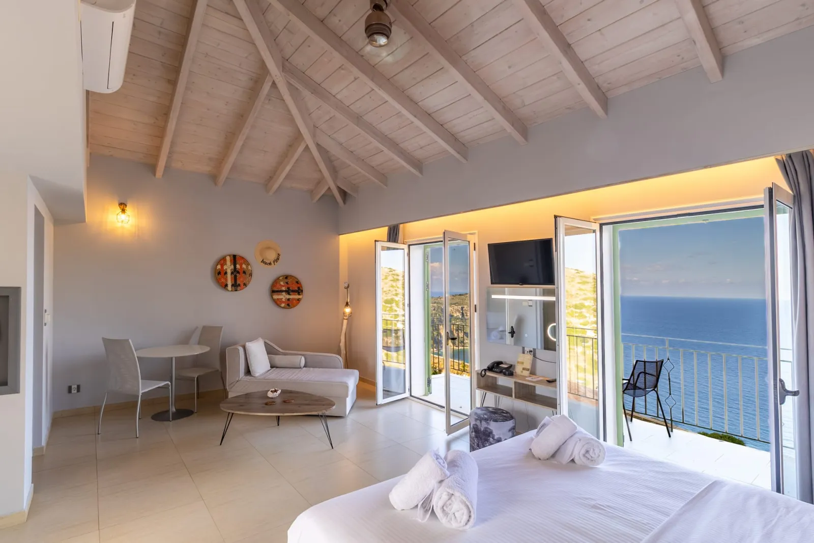 Junior Executive Suite | Panoramic Sea View