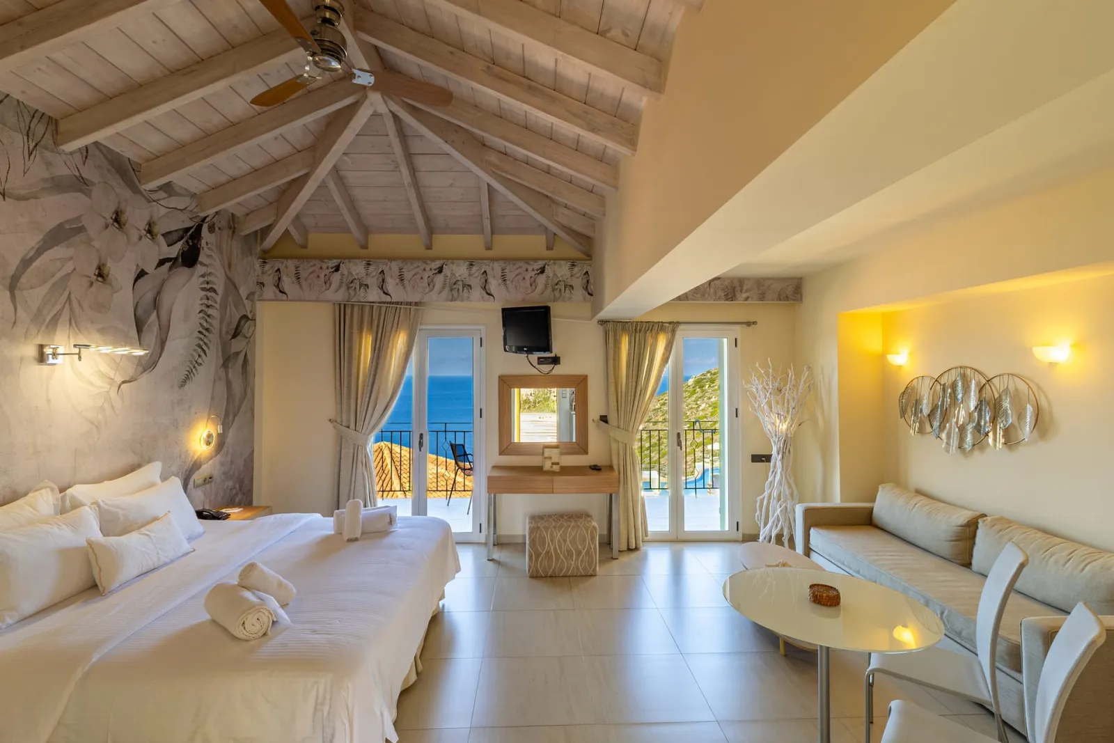 Junior Executive Suite | Panoramic Sea View