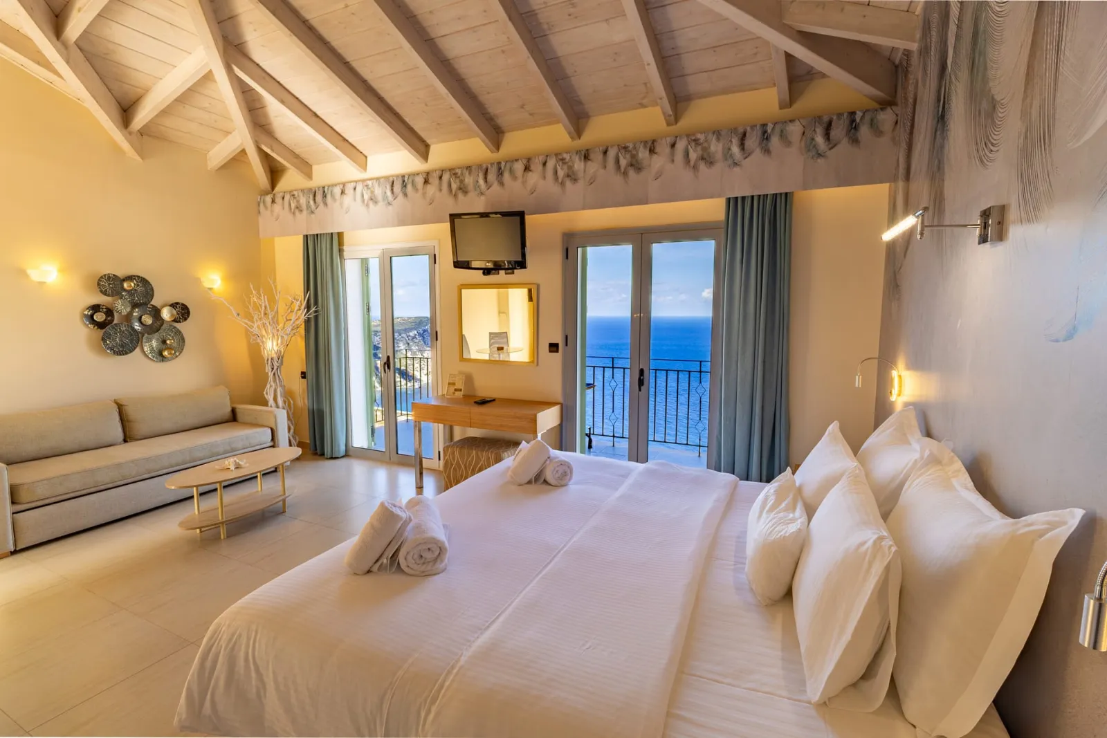 Junior Executive Suite | Panoramic Sea View