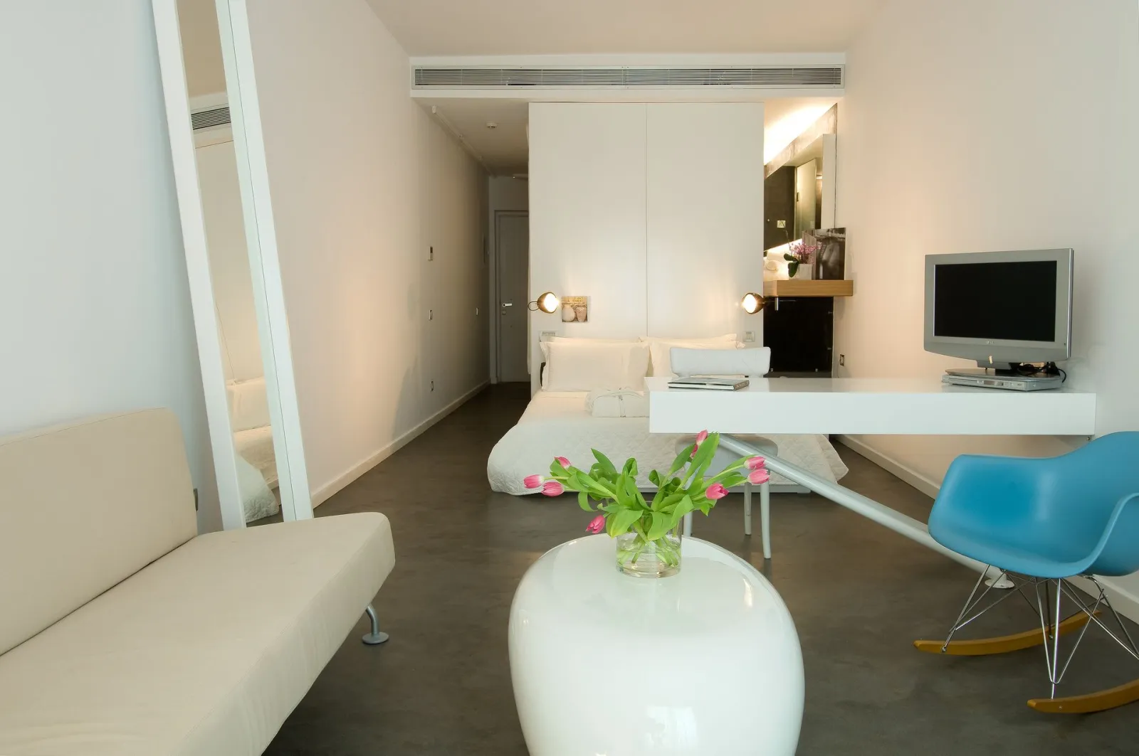 Modern Junior Art Suite