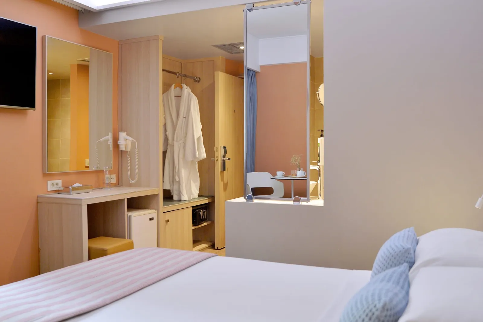Airotel Guestroom