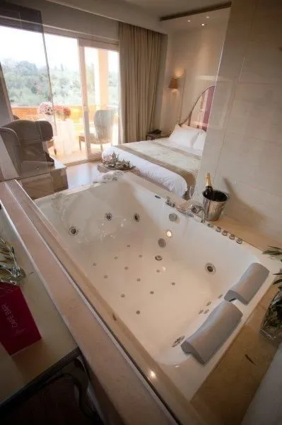 Superior Suite with Hot Tub