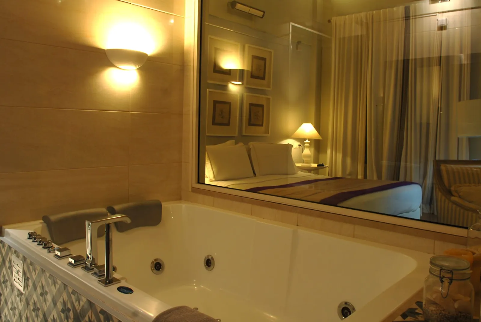 VIP VILLA WINTER ROOM ONLY with Fireplace and Hot Tub