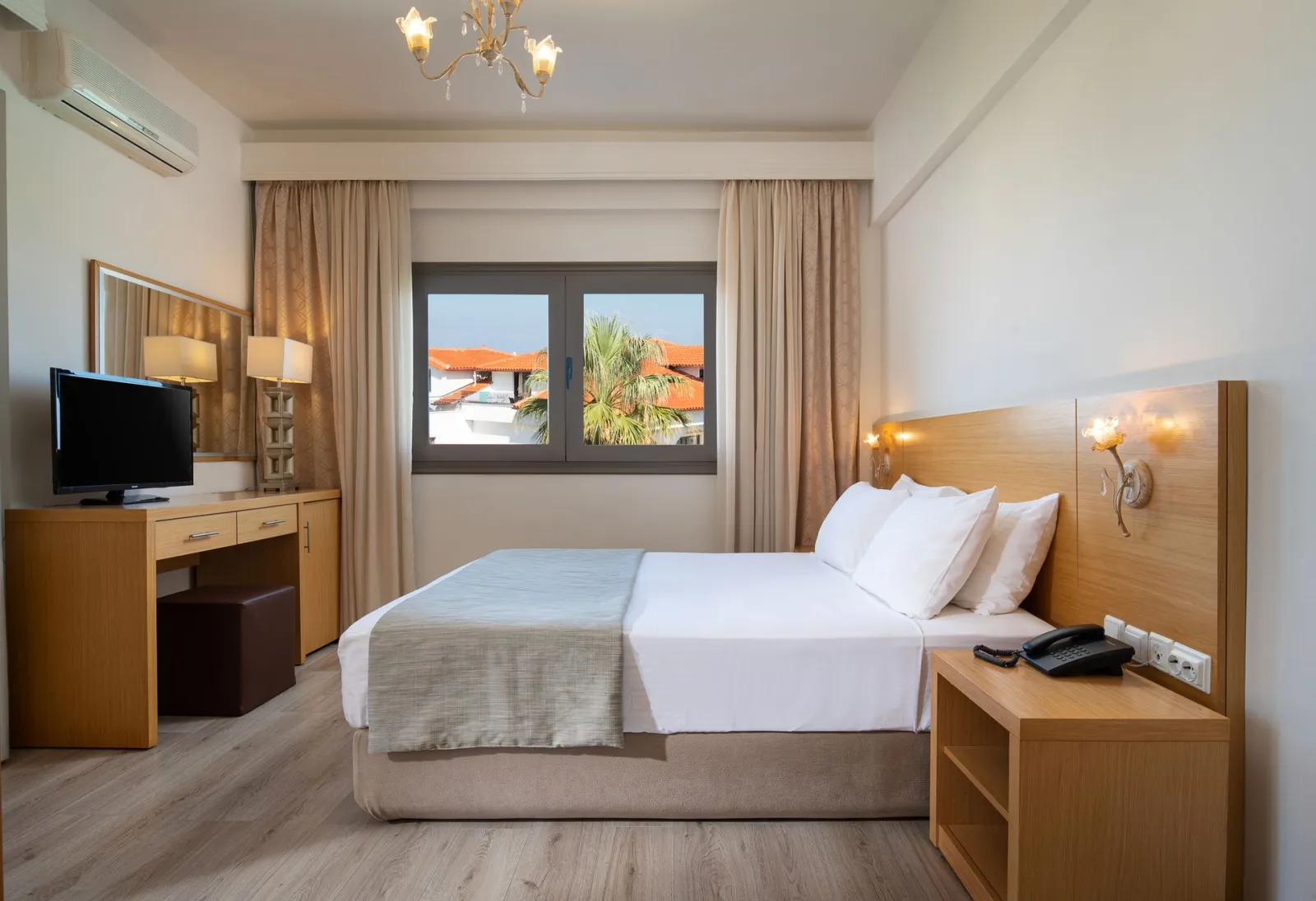 Flegra Palace Family Suite