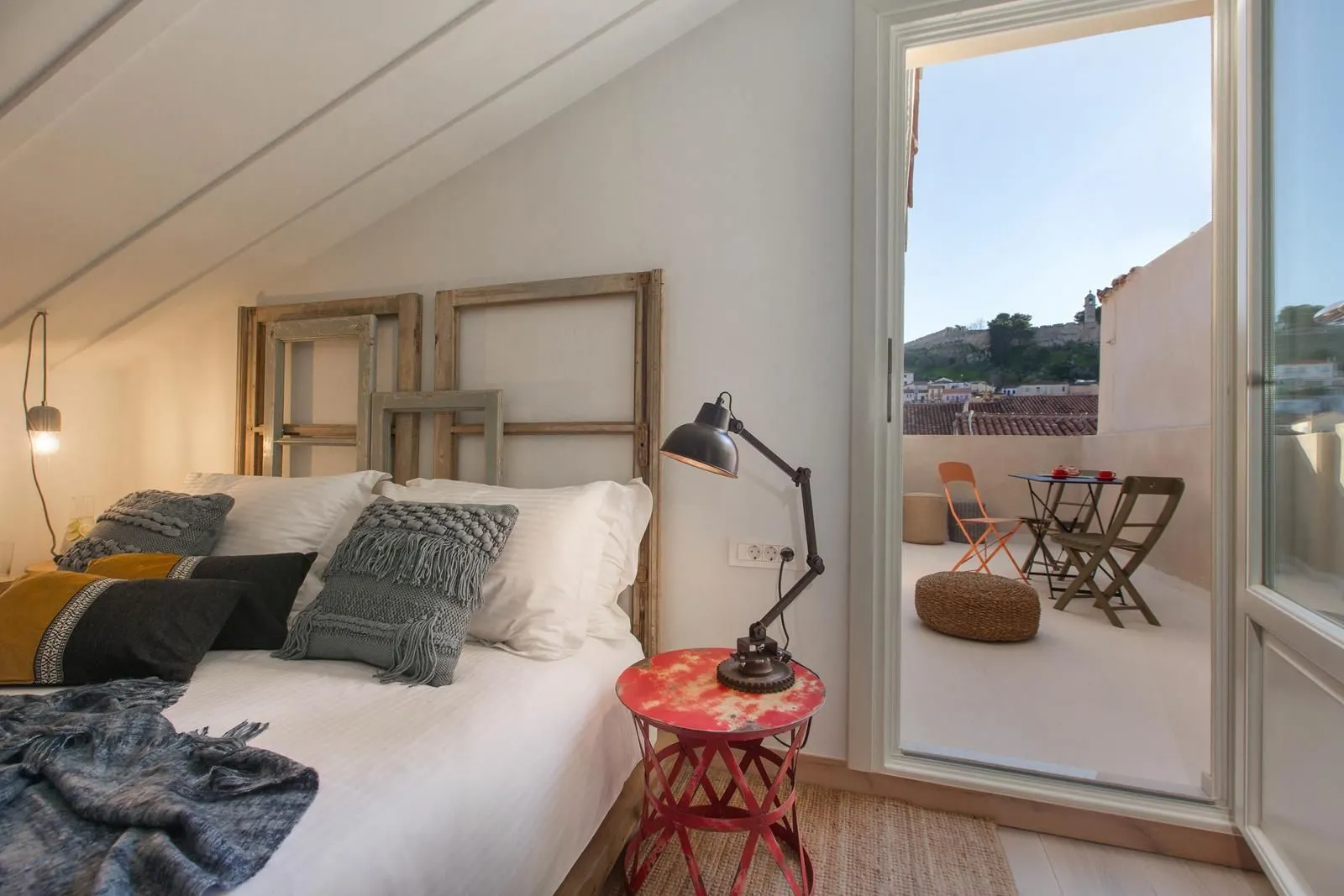 Deluxe Attic Room | Castle &amp; City View