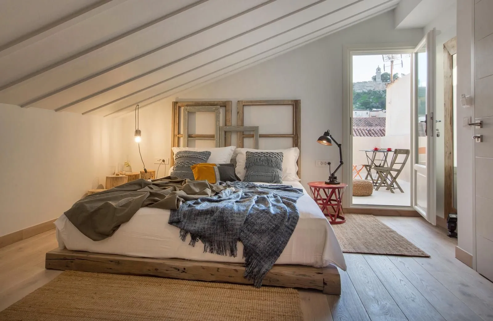 Deluxe Attic Room | Castle &amp; City View