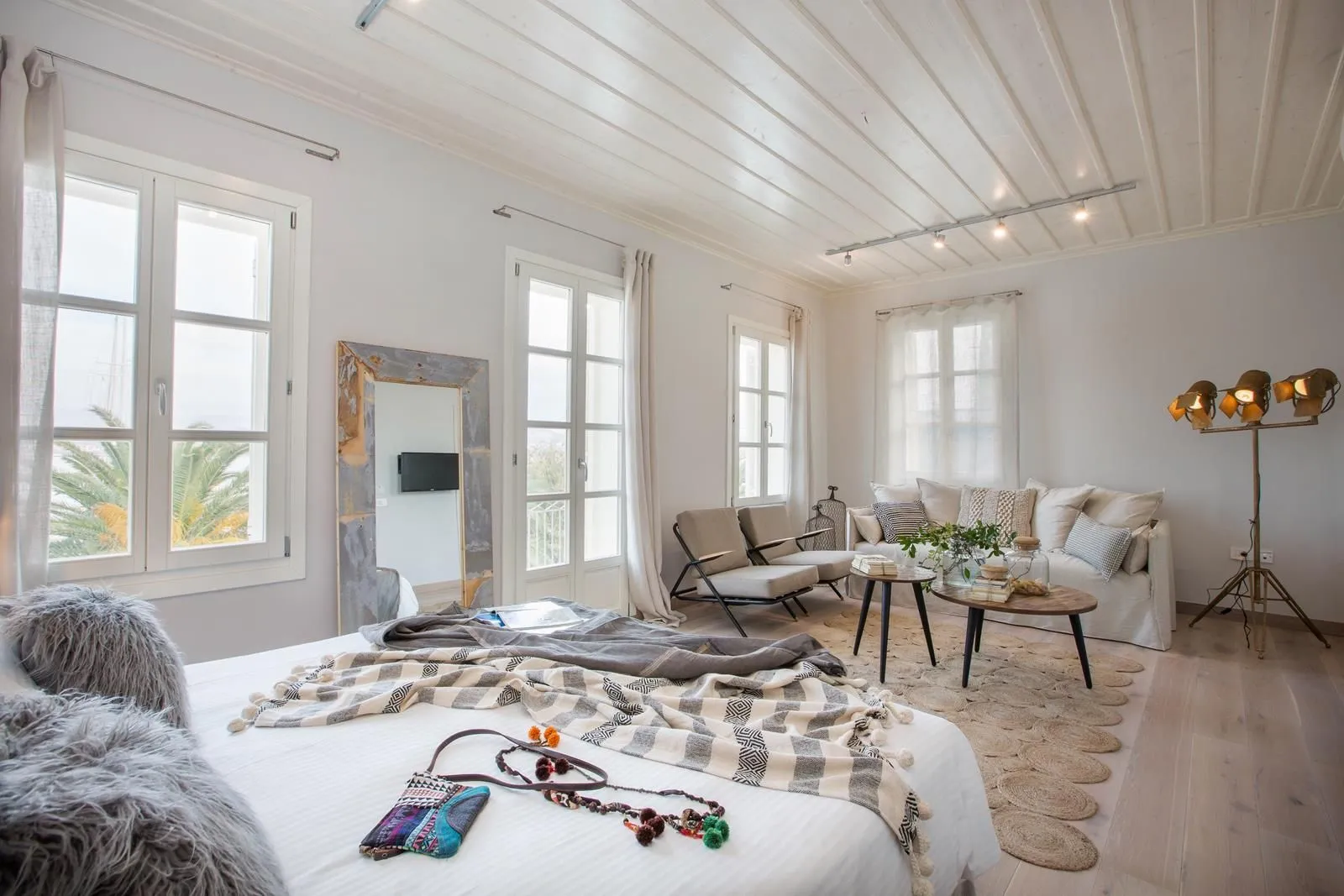 Queen Suite | Bourtzi &amp; Sea View