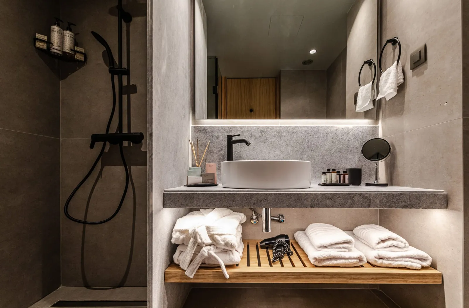 Comfort Triple City View Room