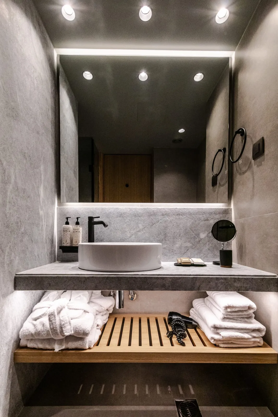 Comfort Triple City View Room