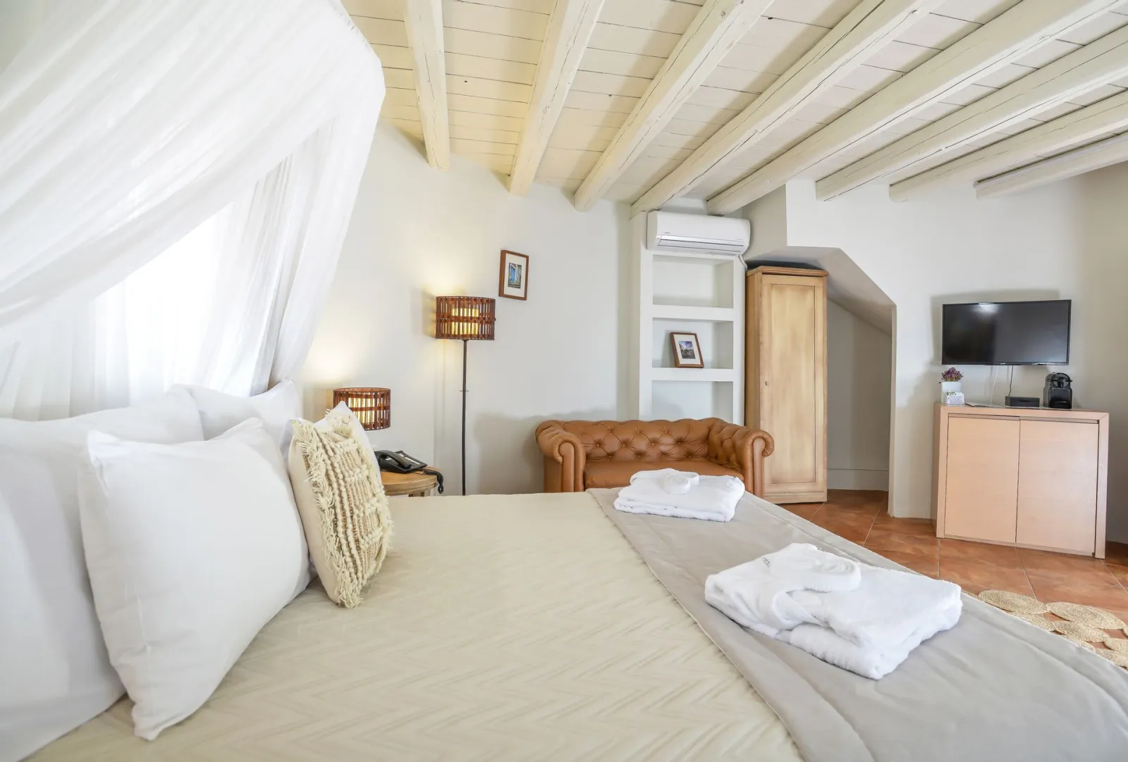 Two - Level Windmill Suite | 60m²