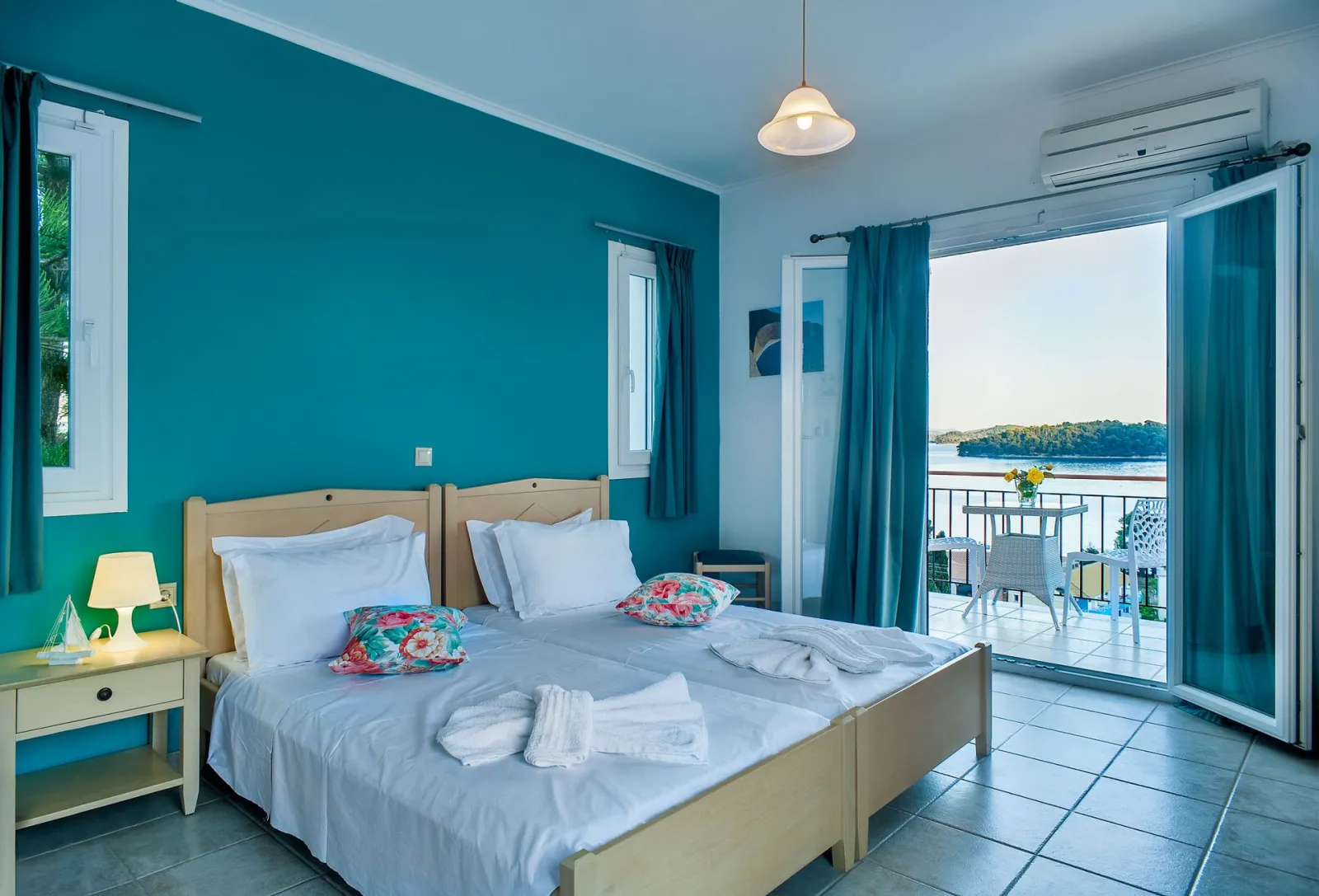 Family Apartment with Side Sea View