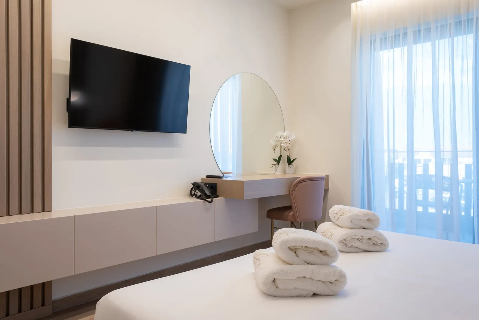Deluxe Non View Room