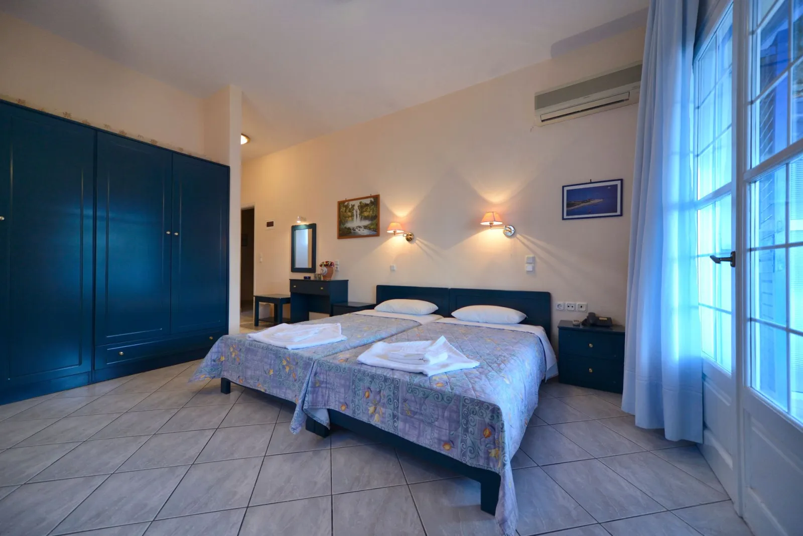 Standard Twin Room with Sea View