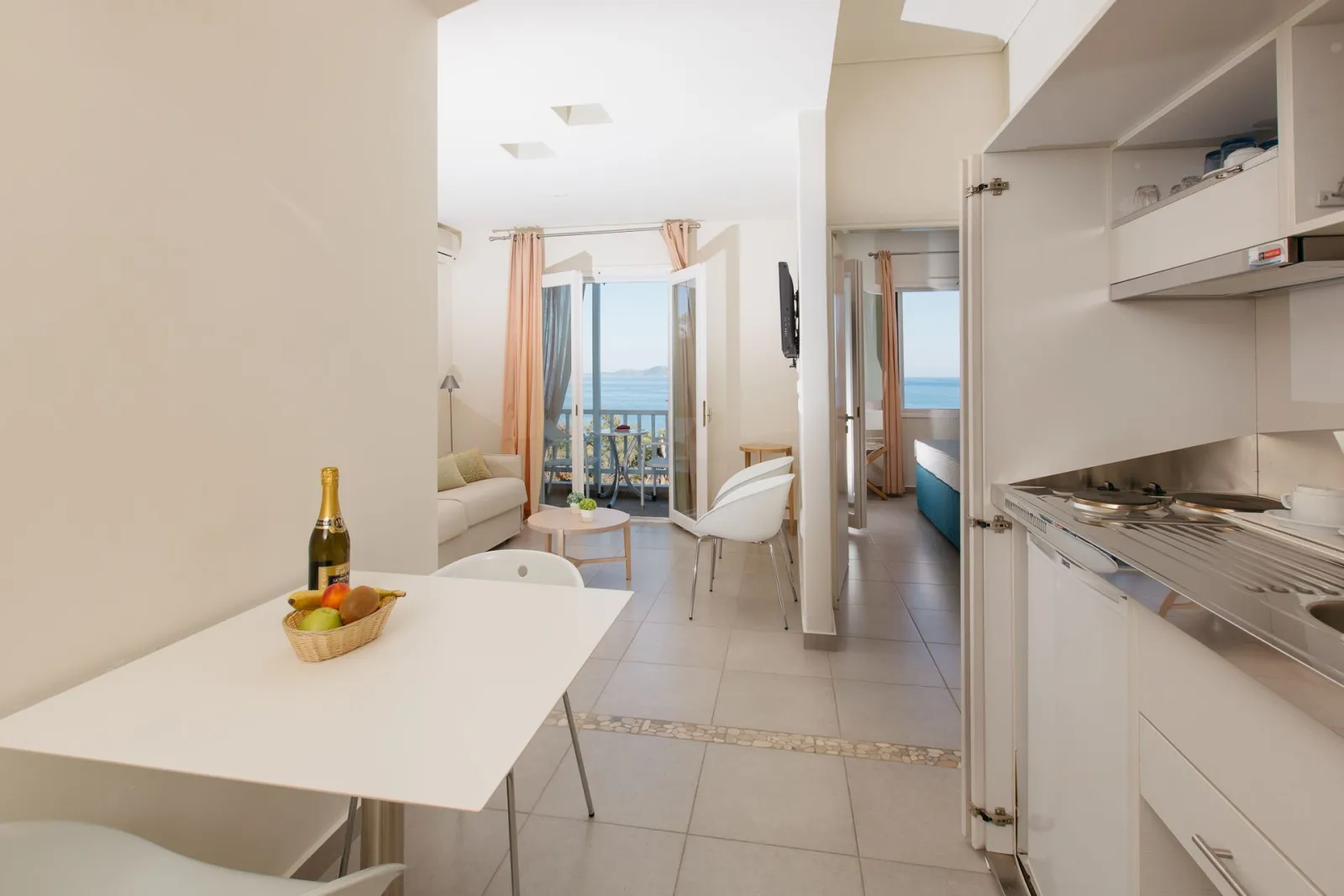 One bedroom suite with sea view