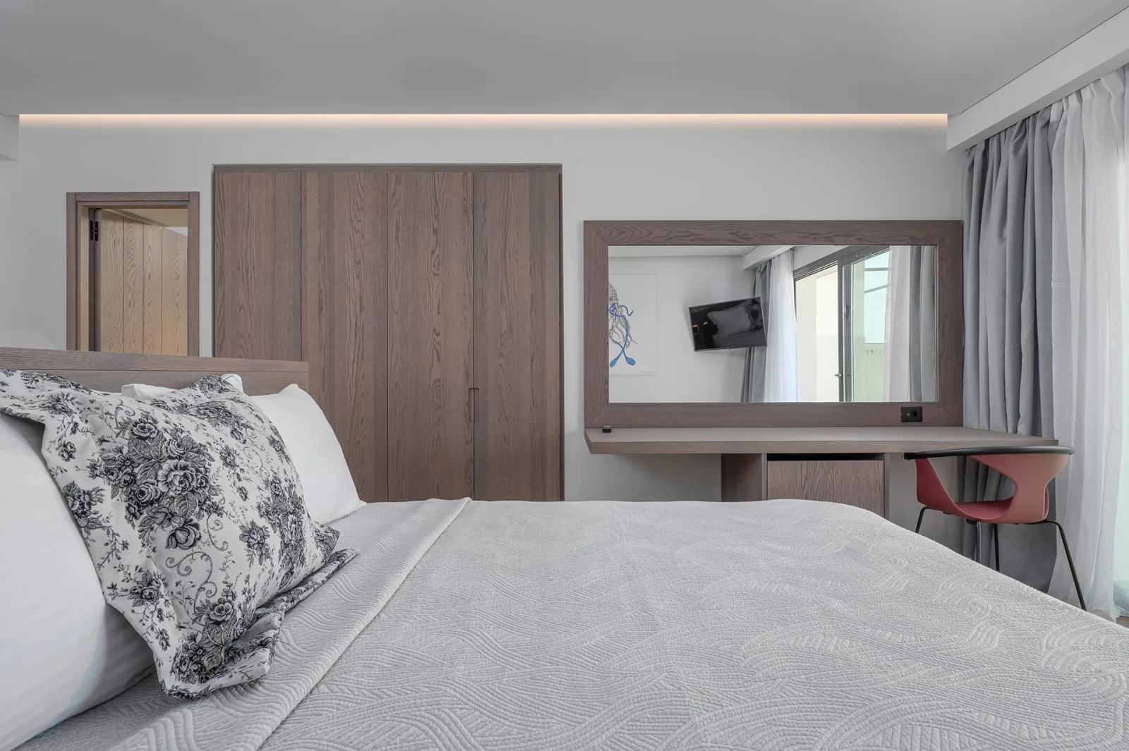 Twin or Double Room Sea View Elevated Ground Floor 38m²
