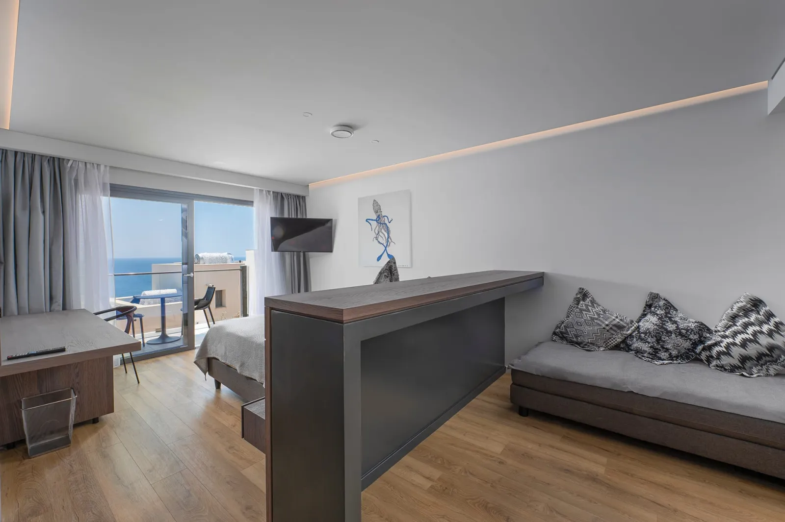 Twin or Double Room Sea View Elevated Ground Floor 38m²