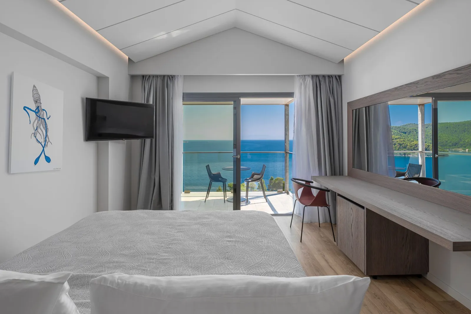 Twin or Double Room Panoramic Sea View 38m²