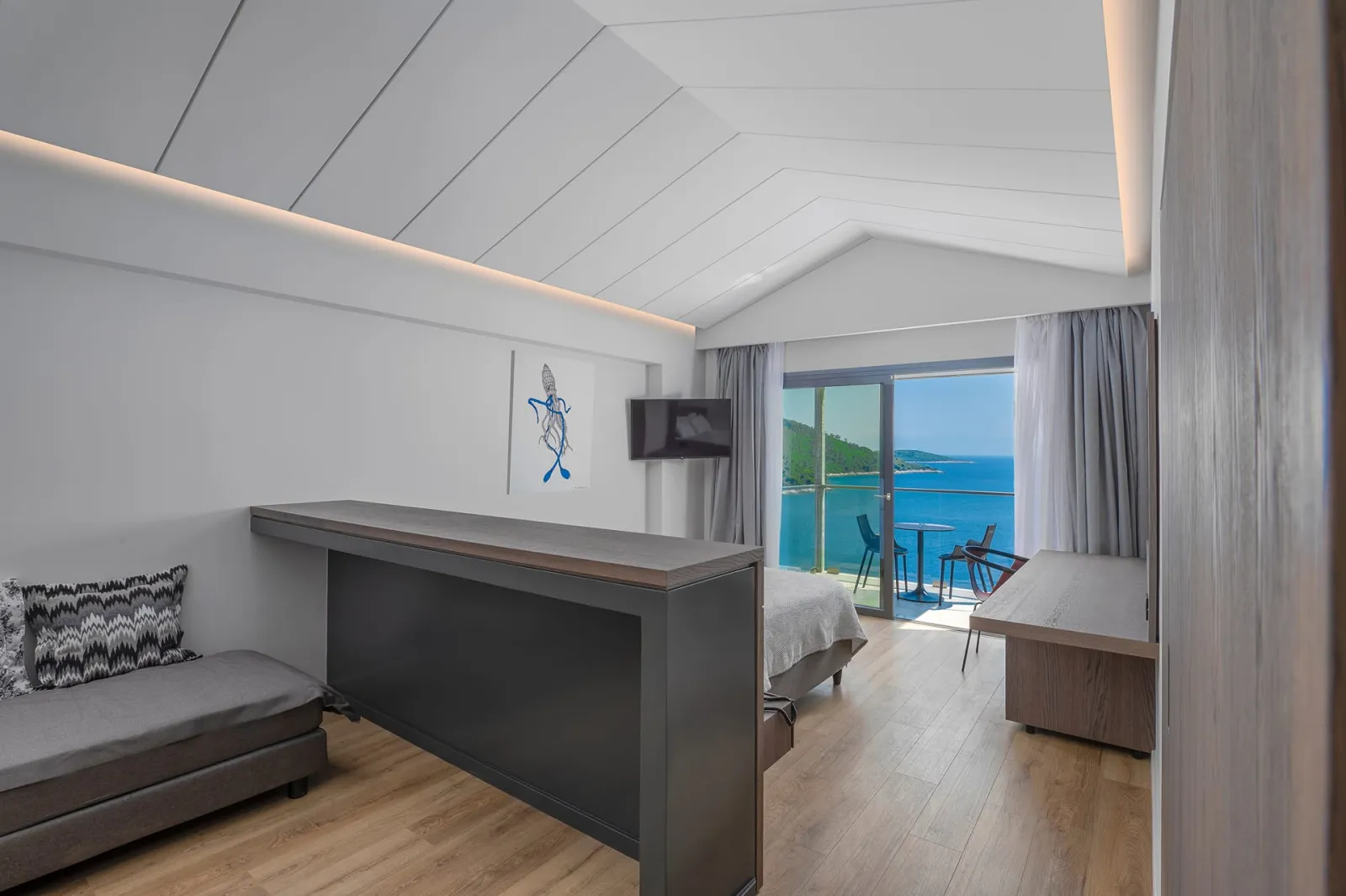 Twin or Double Room Panoramic Sea View 38m²