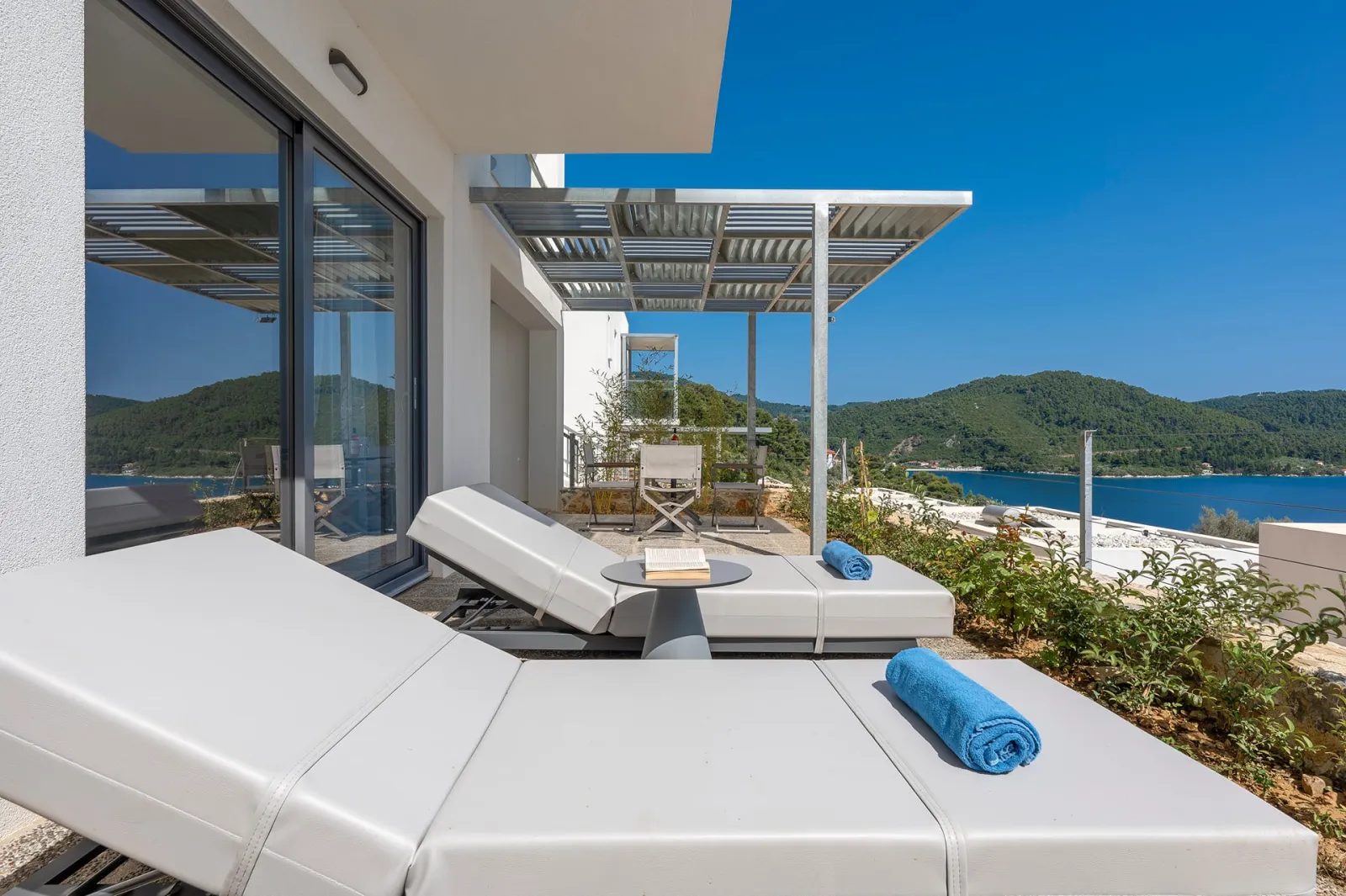 Junior Suite Sea View Elevated Ground Floor 60m²
