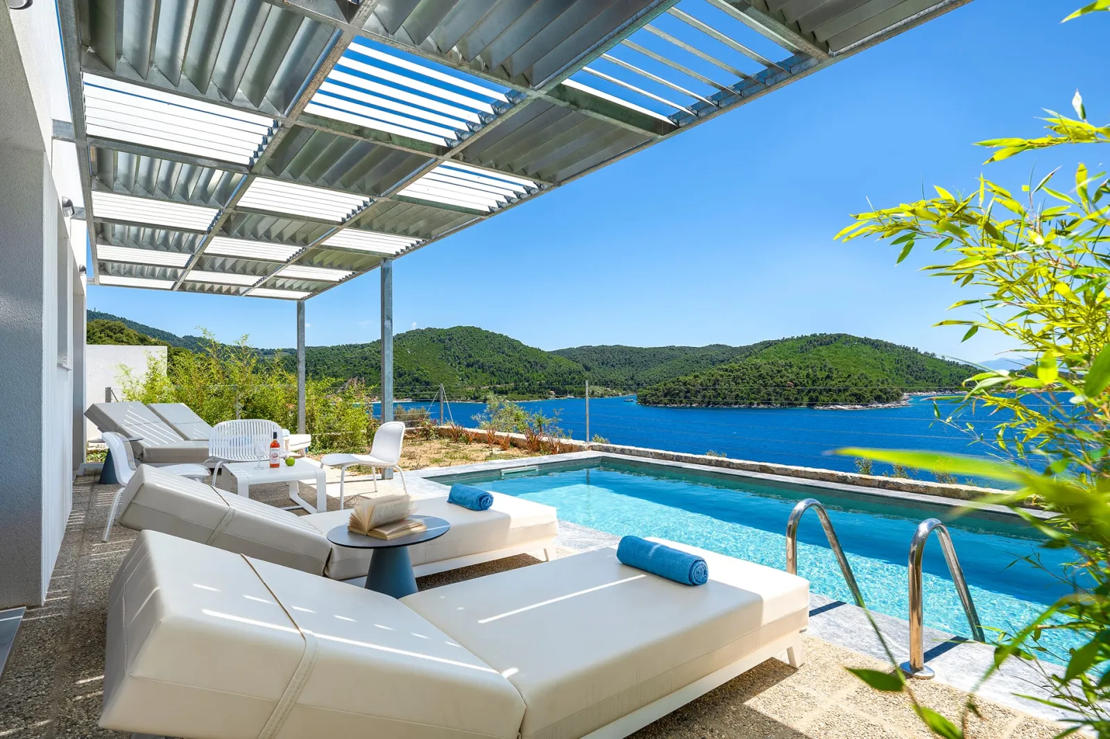 Superior 1 Bedroom 1 Level Panoramic Sea View Pool Villa 60m²