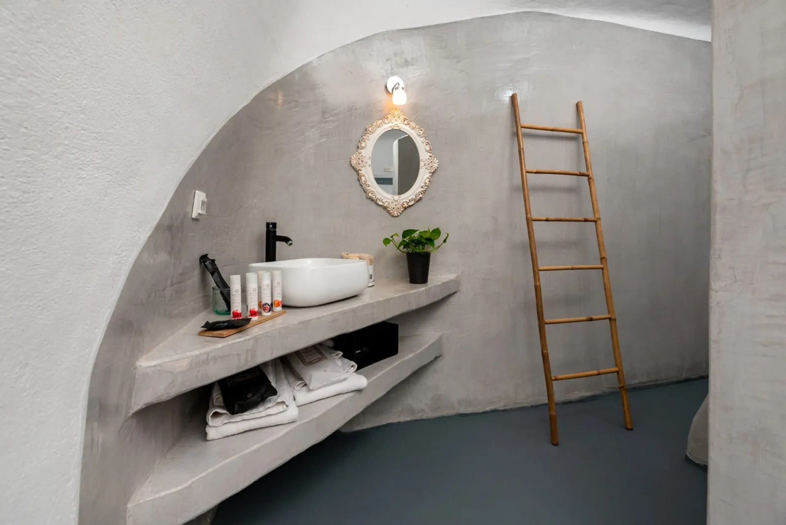 Superior Cave Villa