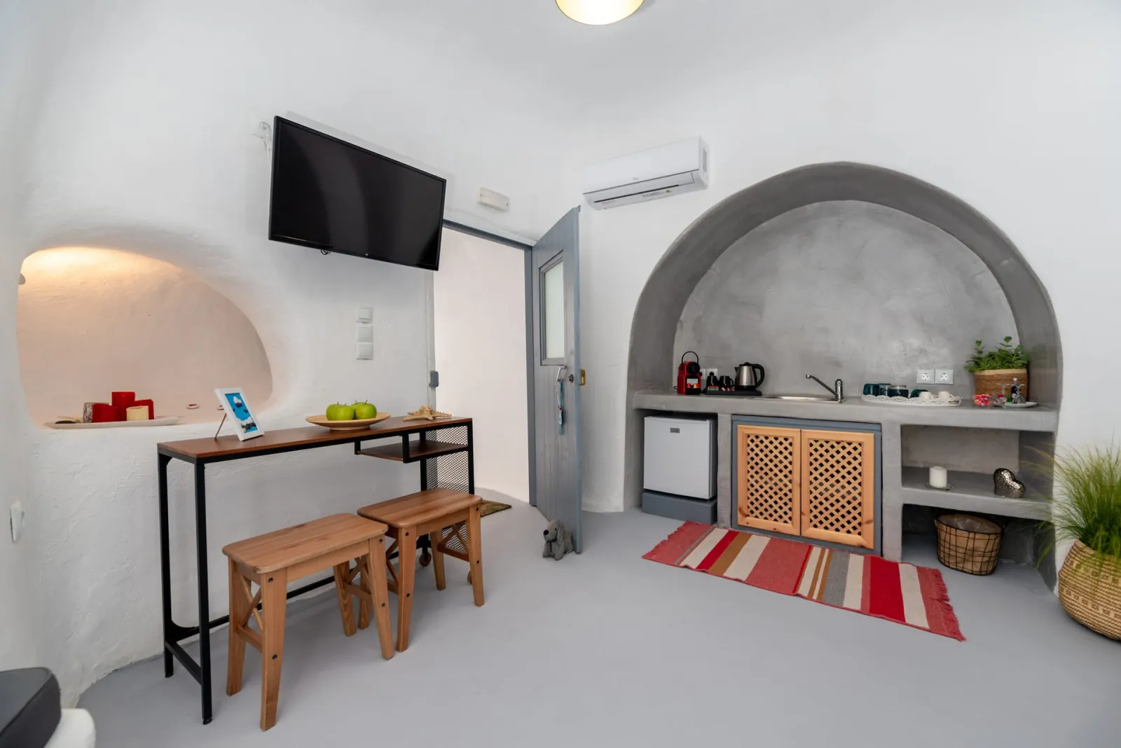 Superior Cave Villa