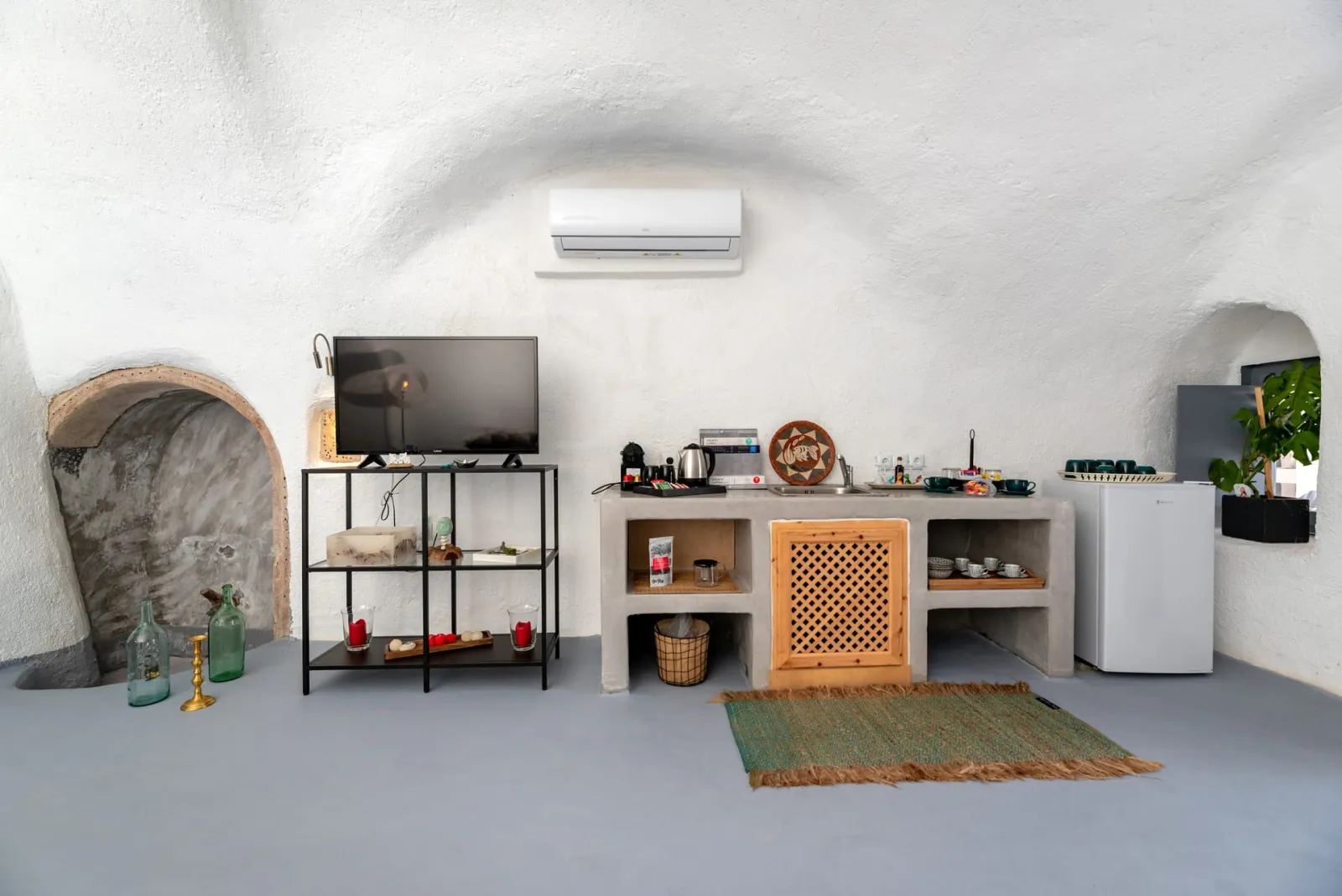 Cave Luxury Suite