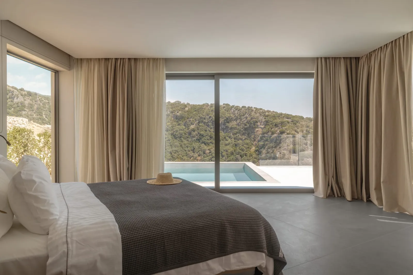 Signature Suite Panoramic Sea View with Private Pool